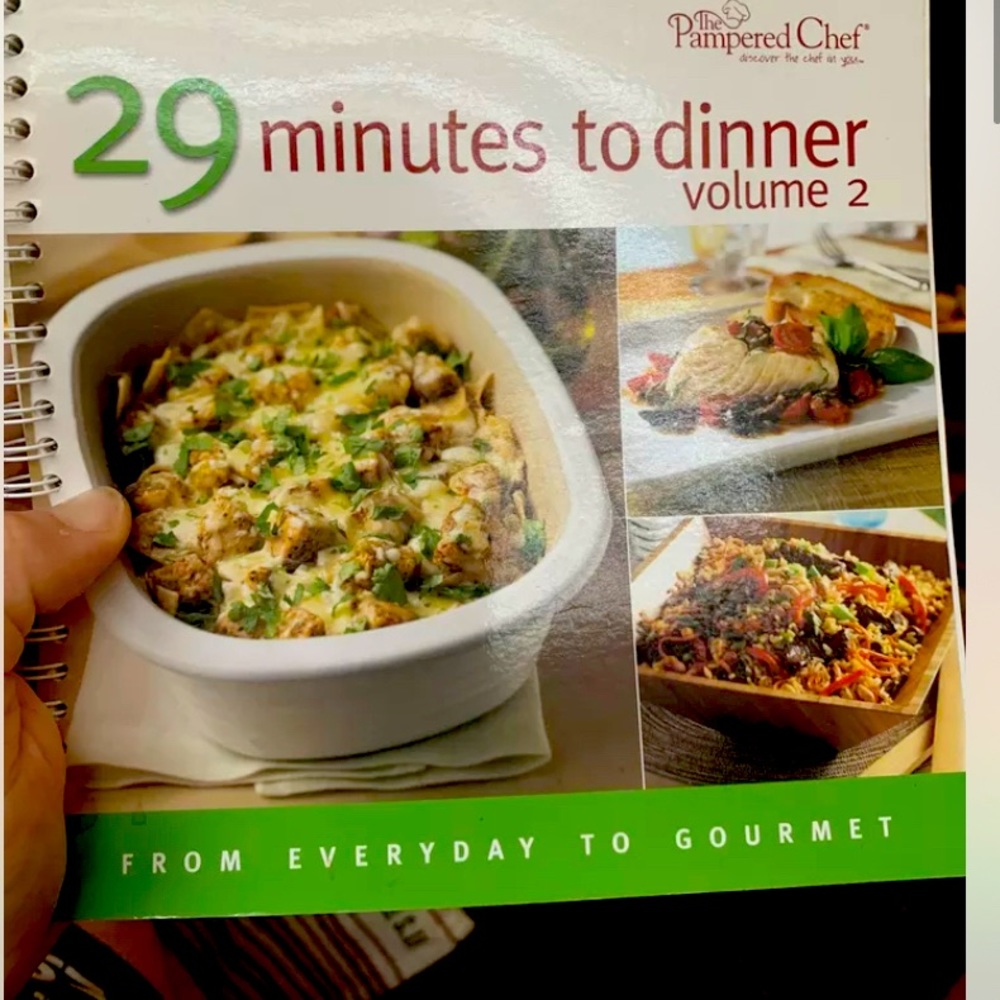 The Pampered Chef  29 Minutes to Dinner Volume 2 Book